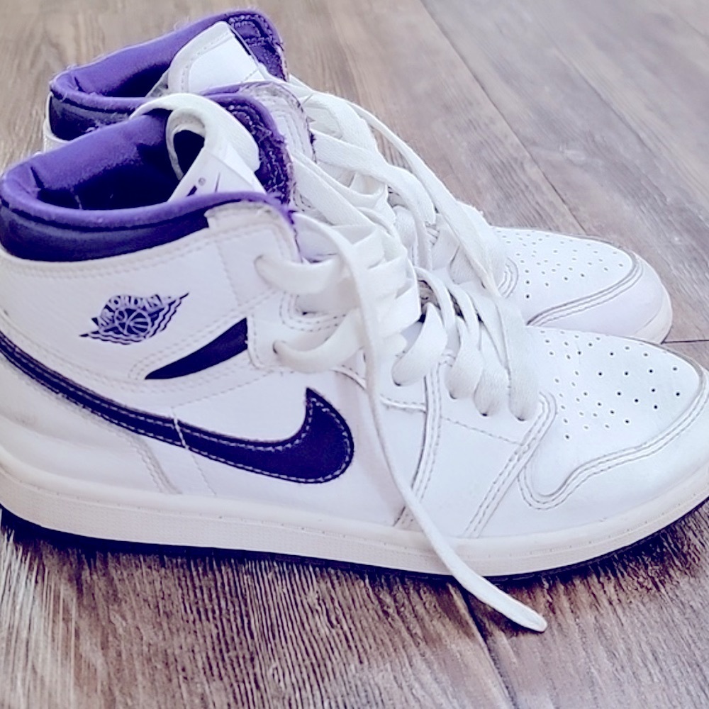 Air Jordan 1 High OG 'Court Purple Sz 6.5 Women - Picture 9 of 11